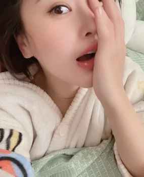 丰满情趣妹子悦悦