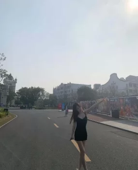 朝阳百子湾白虎学生妹可双飞