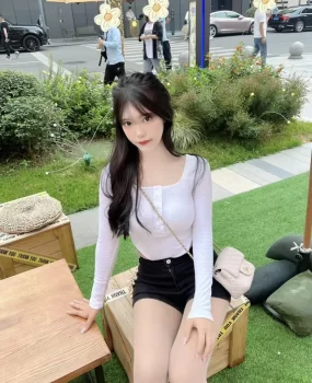 肉丝袜仙气飘飘公司会计文员瑶瑶