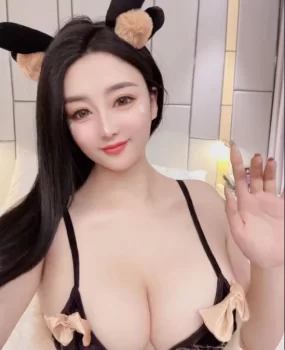 高挑，性感， 奶子大，颜值高