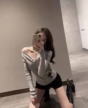 黑丝的诱惑暴草大长腿妹子喷水