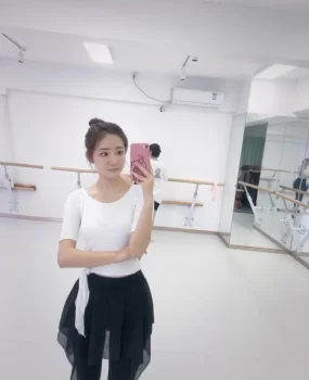 昆明，舞蹈新人兼职娜娜，待客如男友，可内射