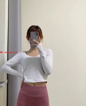 瑜伽美女兼职